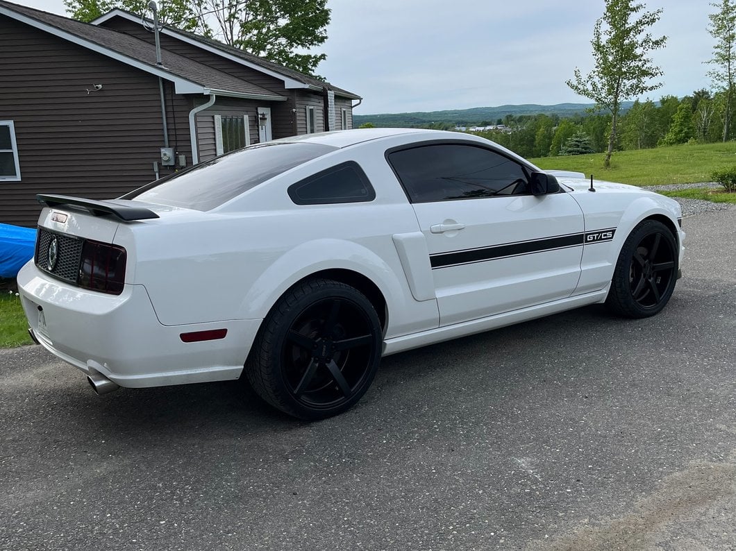 Staggered MMD 551C Matte Black 4-Wheel Kit; 20x8.5/20x10; 35mm Offset (05-09 Mustang)