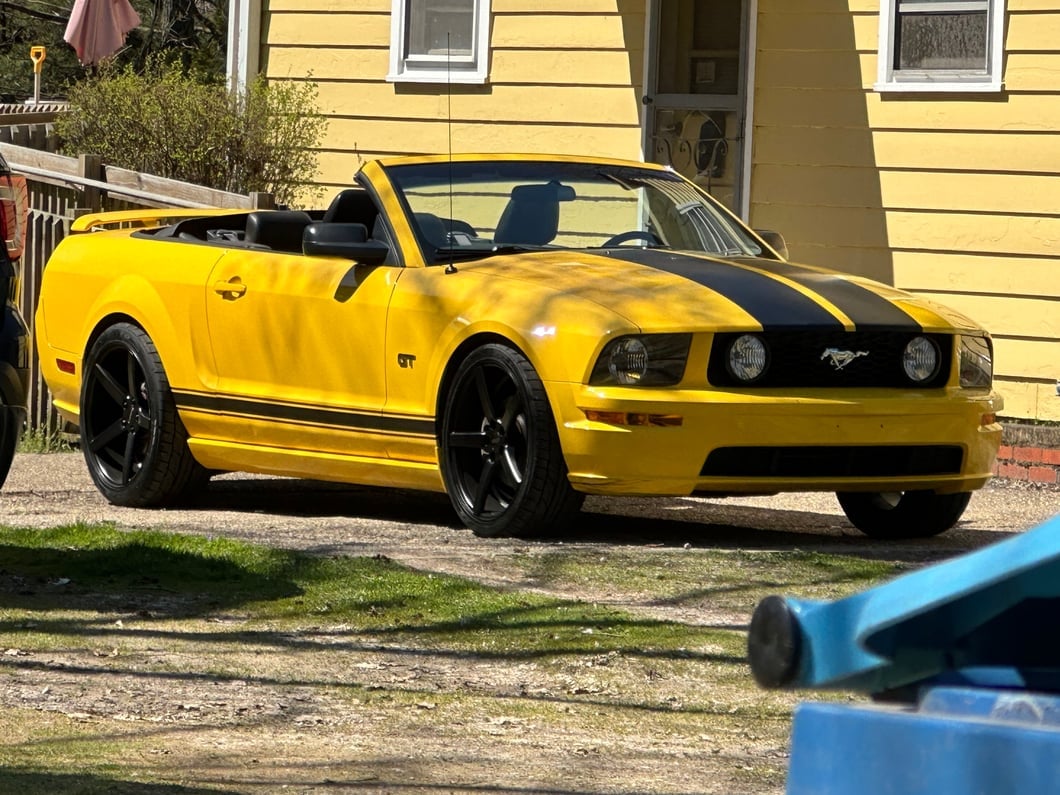 Staggered MMD 551C Matte Black 4-Wheel Kit; 20x8.5/20x10; 35mm Offset (05-09 Mustang)