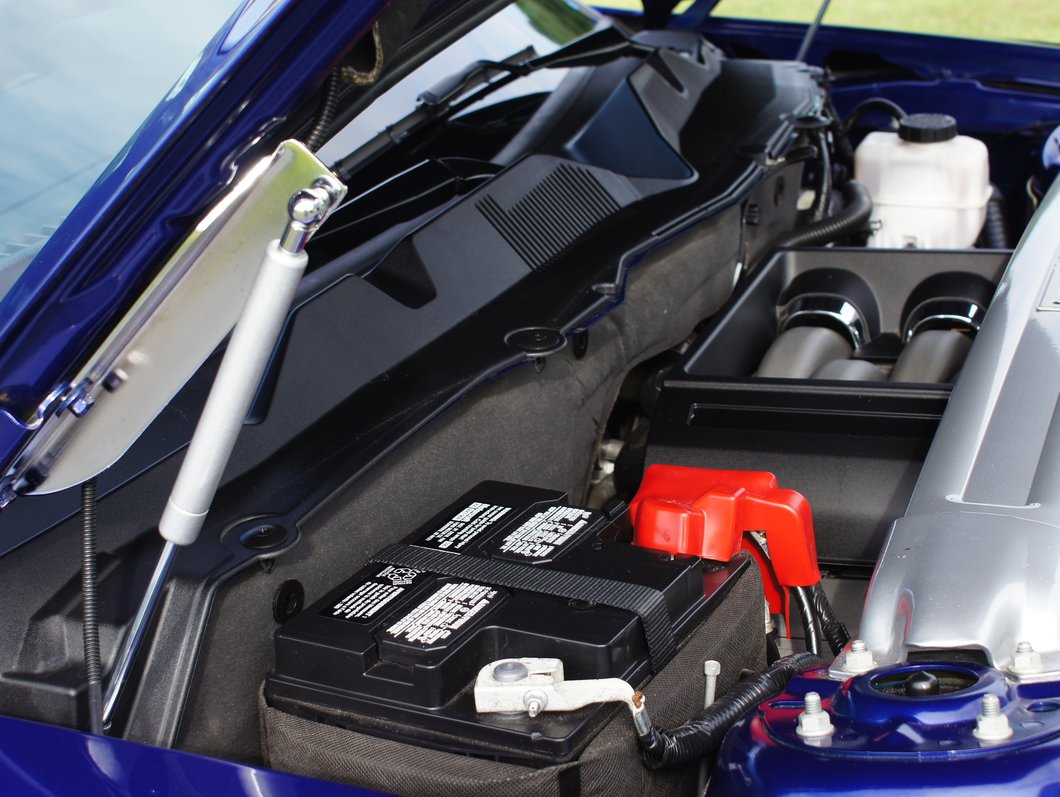 MMD Bolt On Hood Strut Kit; Chrome (05-14 Mustang)