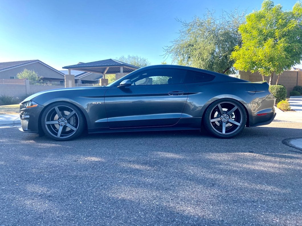 Staggered MMD 551C Charcoal 4-Wheel Kit; 20x8.5/20x10; 35mm Offset (15-23 Mustang GT, EcoBoost, V6)