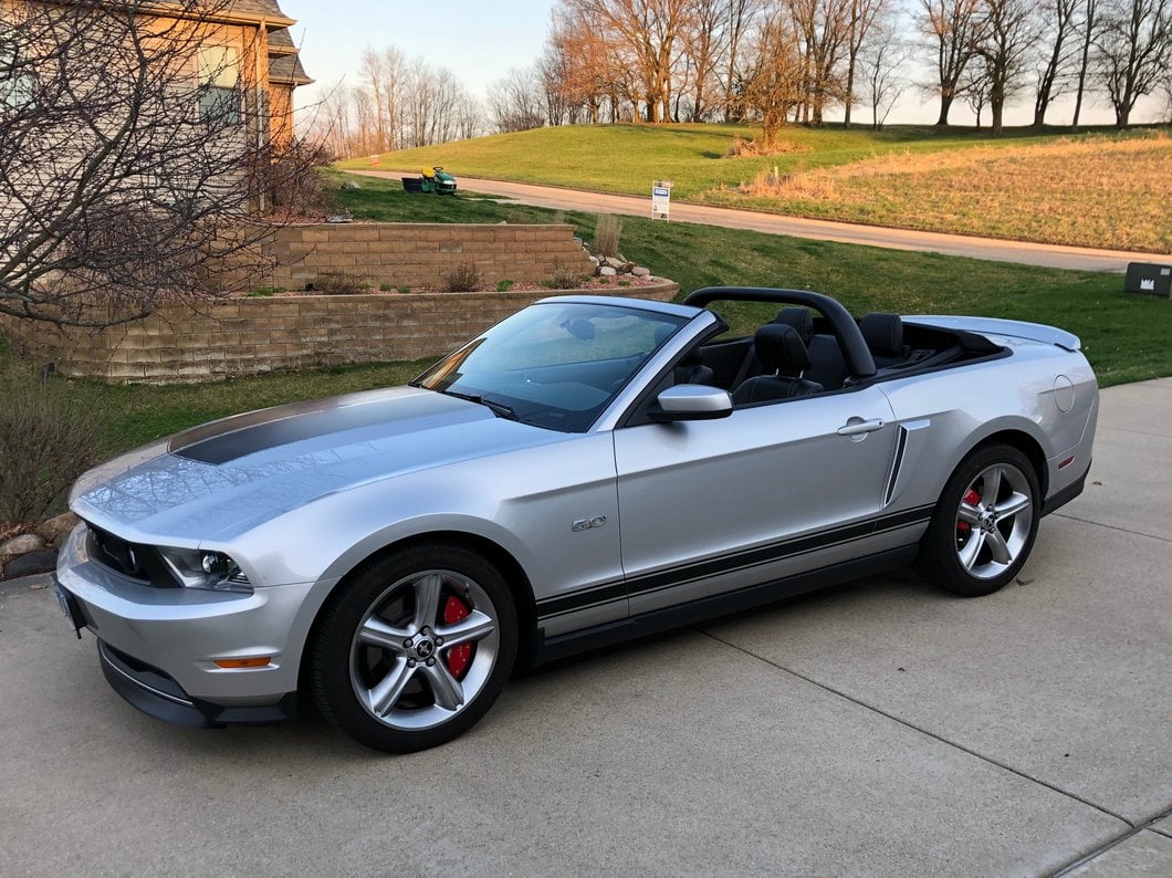 MMD Styling Bar; Charcoal (10-14 Mustang Convertible)