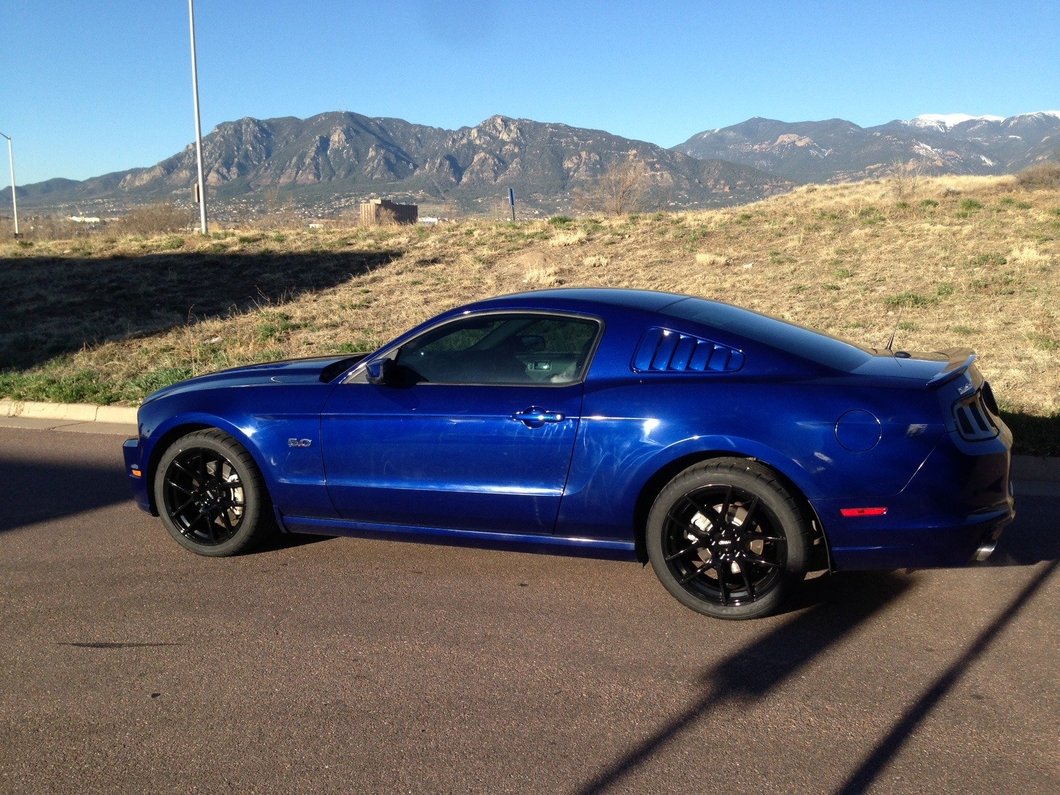 MMD Zeven Gloss Black Wheel; 19x8.5; 35mm Offset (05-09 Mustang)