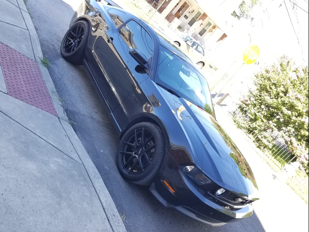 MMD Zeven Gloss Black Wheel; 20x8.5; 35mm Offset (10-14 Mustang)