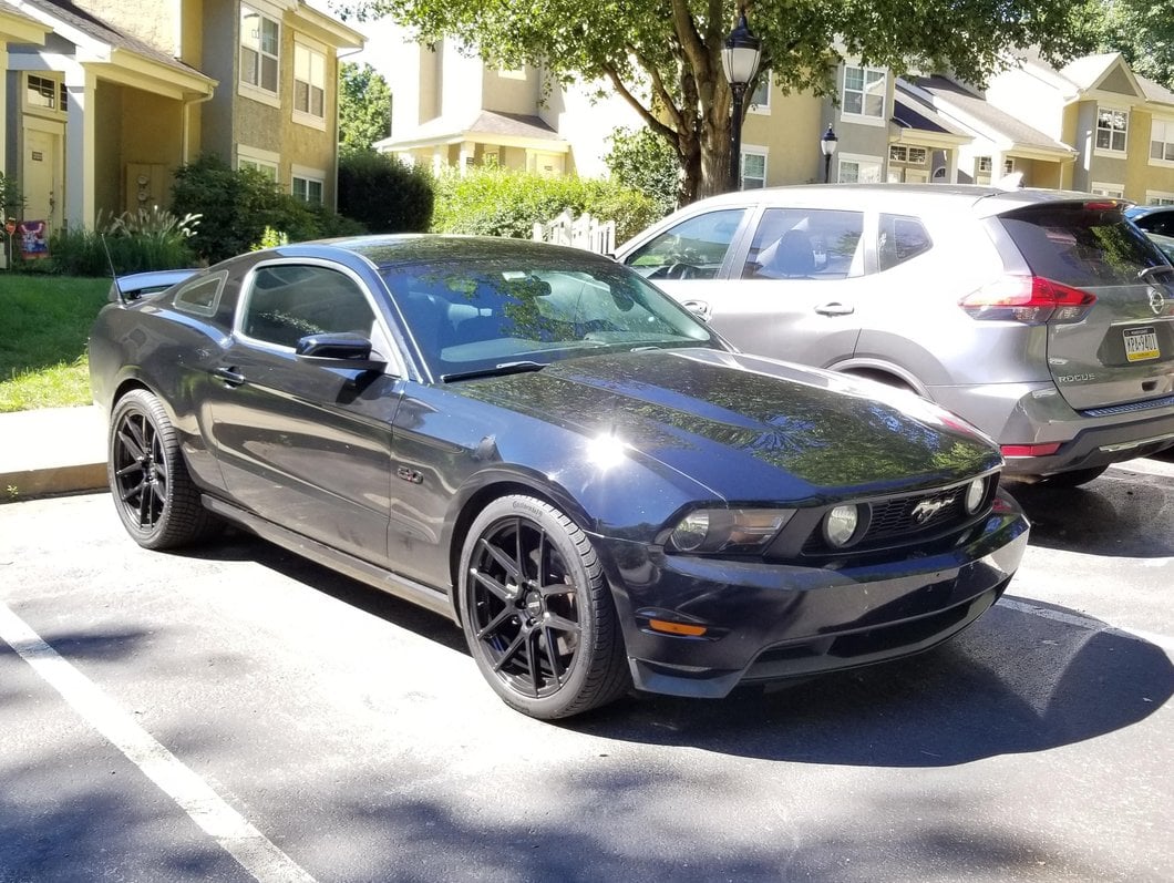 MMD Zeven Gloss Black Wheel; 20x8.5; 35mm Offset (10-14 Mustang)