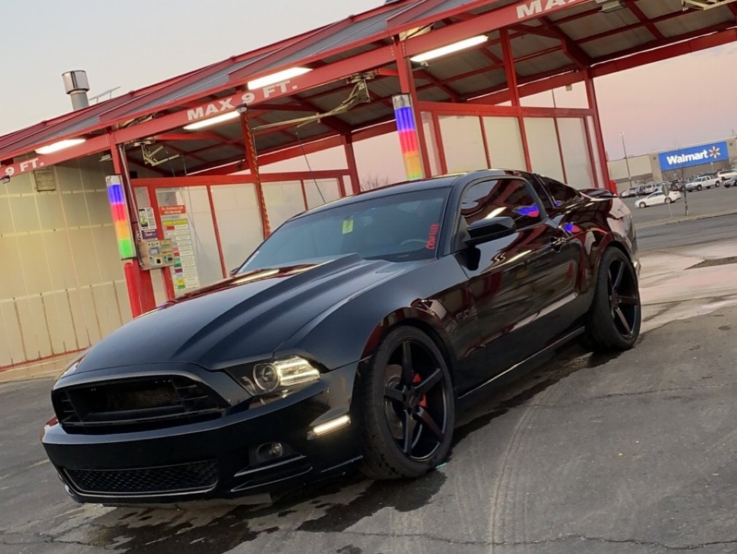 Staggered MMD 551C Matte Black 4-Wheel Kit; 20x8.5/20x10; 35mm Offset (10-14 Mustang)