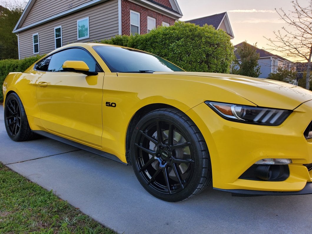 MMD Zeven Gloss Black Wheel; 20x8.5; 35mm Offset (15-23 Mustang GT, EcoBoost, V6)