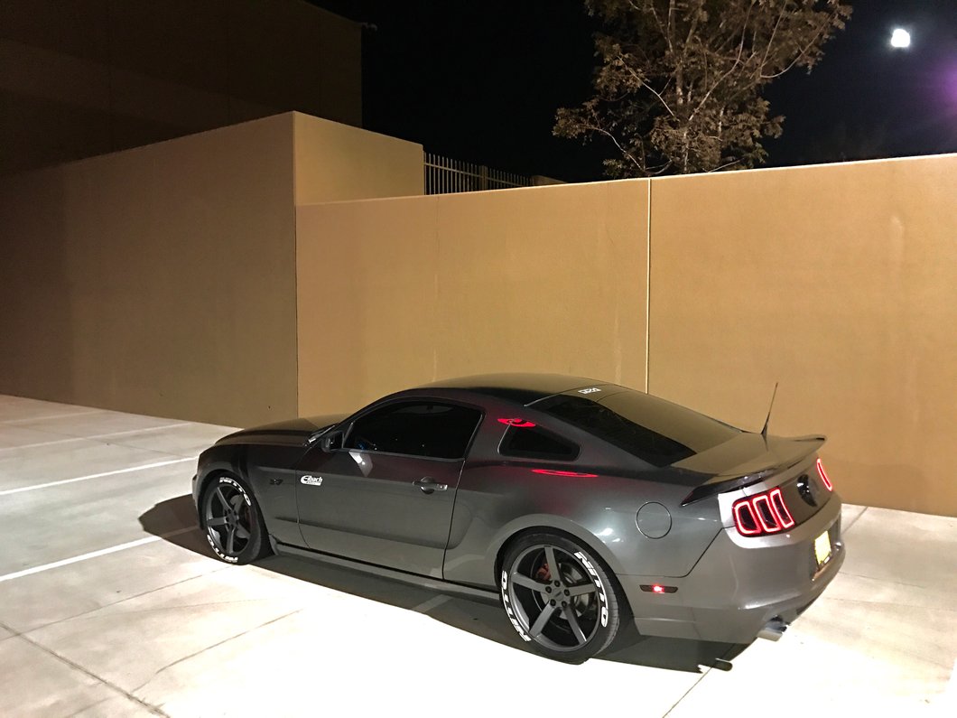 MMD 551C Charcoal 4-Wheel Kit; 20x8.5; 35mm Offset (10-14 Mustang)